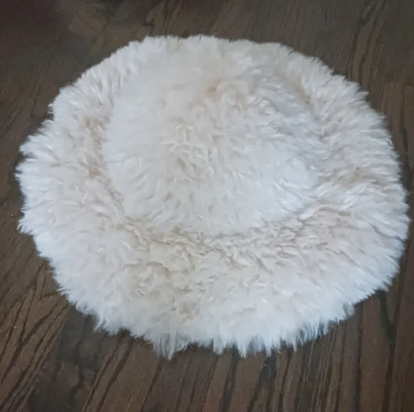 AKIRA Ultimate Fluff Bucket Hat - Picture 3 of 6